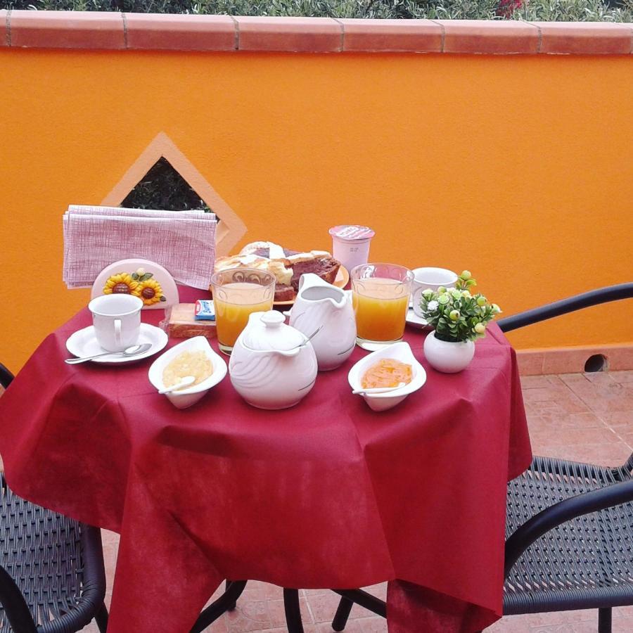 B&B Il Girasole Сант'Анна-Аррезі Екстер'єр фото